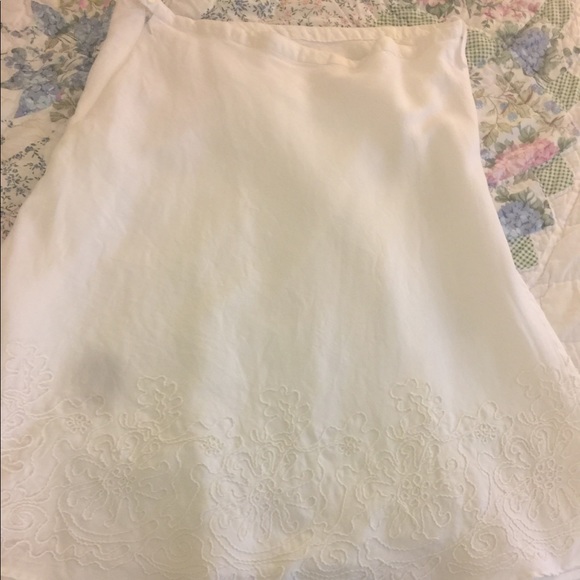 White skirt - Picture 2 of 3